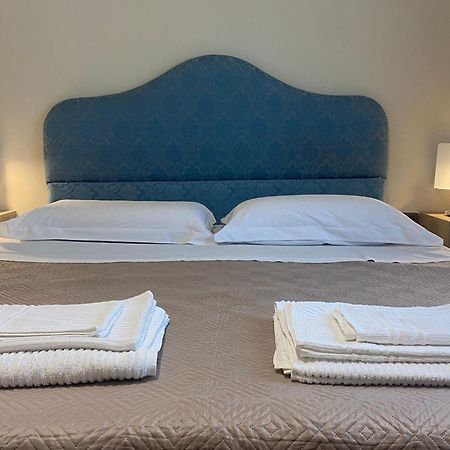 Casa Battisti Messina Guest House In Centro Citta, Ideale Per Famiglie O Gruppi Bagian luar foto