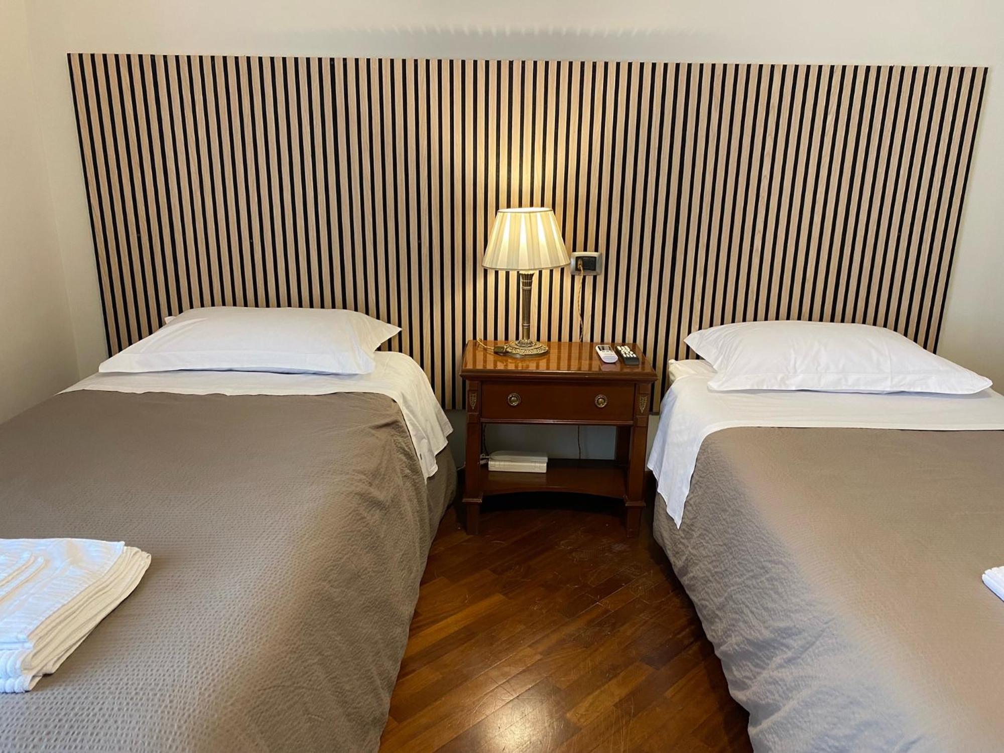 Casa Battisti Messina Guest House In Centro Citta, Ideale Per Famiglie O Gruppi Bagian luar foto