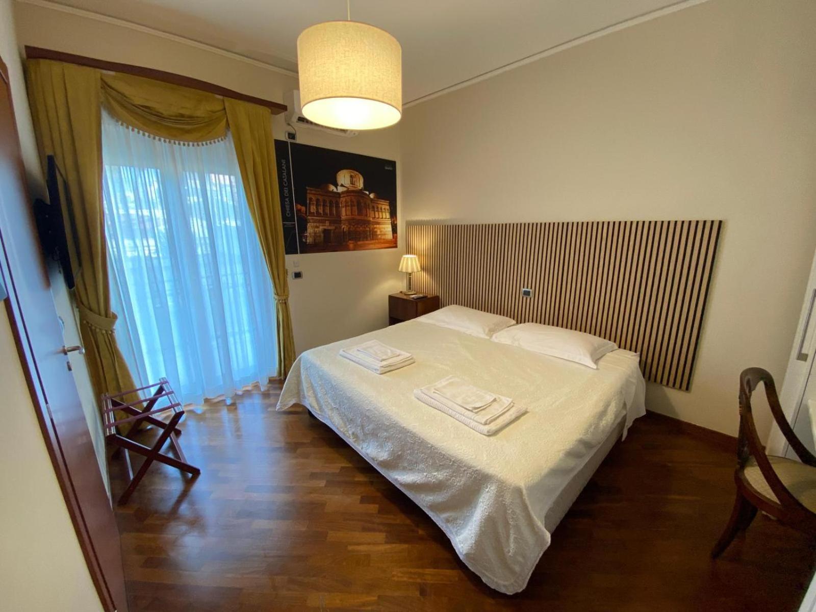 Casa Battisti Messina Guest House In Centro Citta, Ideale Per Famiglie O Gruppi Bagian luar foto