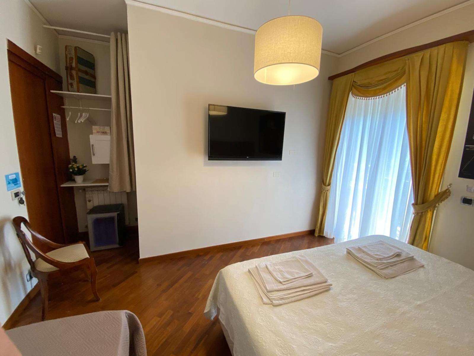 Casa Battisti Messina Guest House In Centro Citta, Ideale Per Famiglie O Gruppi Bagian luar foto